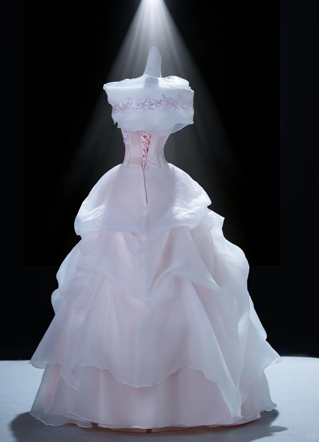 Dreamy Pink Ball Gown Off-The-Shoulder Embroidery Bow Tulle Dress Quinceanera Dress 16 L309