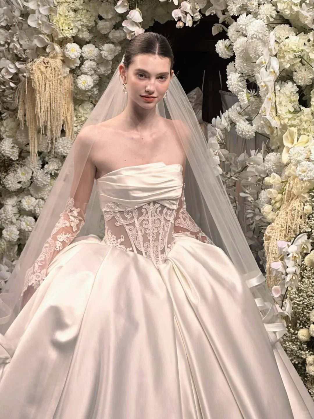 Princess Ivory Satin Wedding Dress Strapless Ball Gown Lace Boned Garden Wedding Dress L31