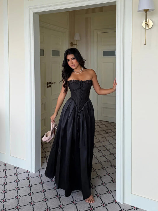 Modest Black A-Line Strapless Lace Basque Waist Corset Satin Dress Prom Dress Evening Dress L359
