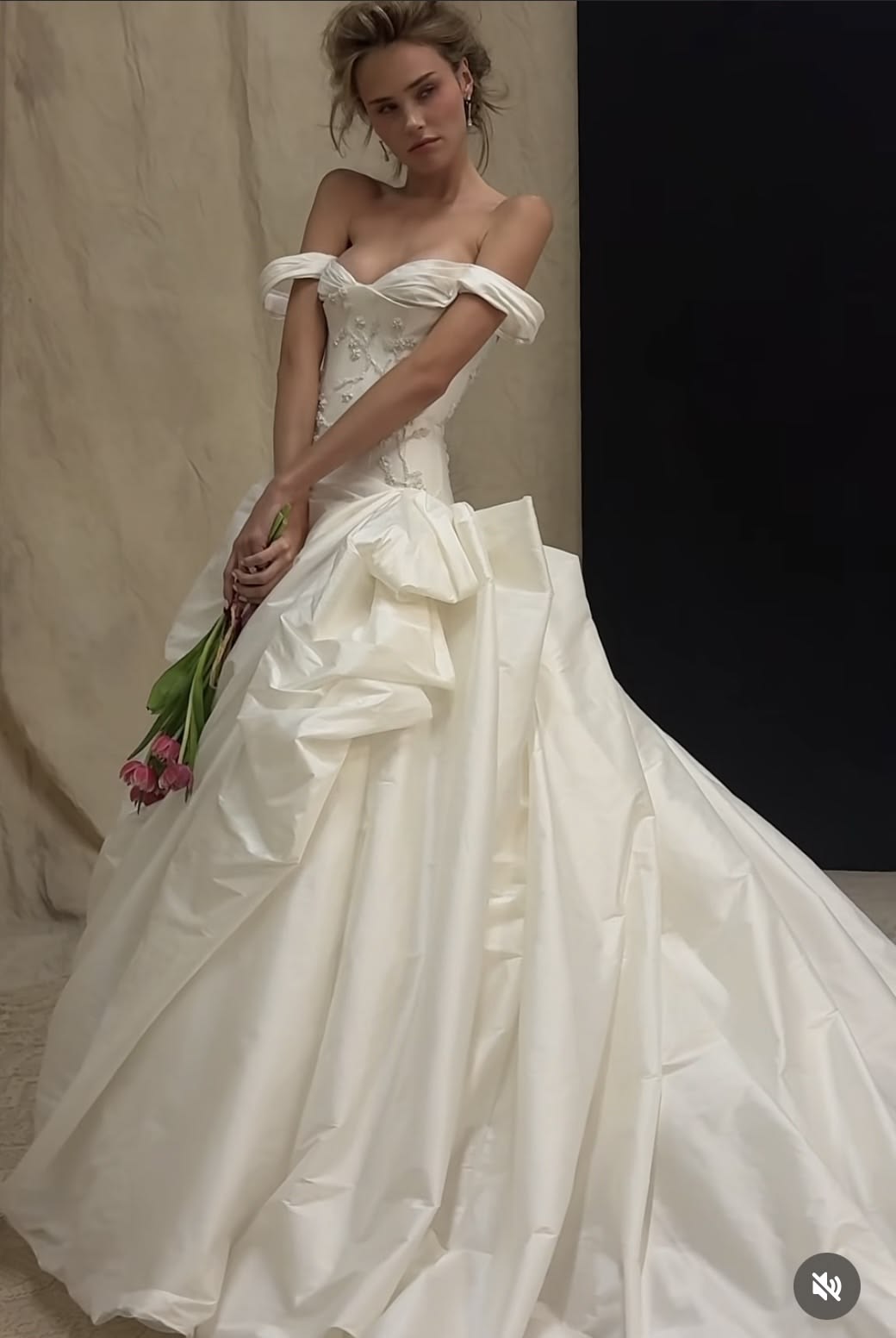 Pretty White Satin Wedding Dress Off-The-Shoulder Ball Gown Appliques Beaded Garden Wedding Dress L367