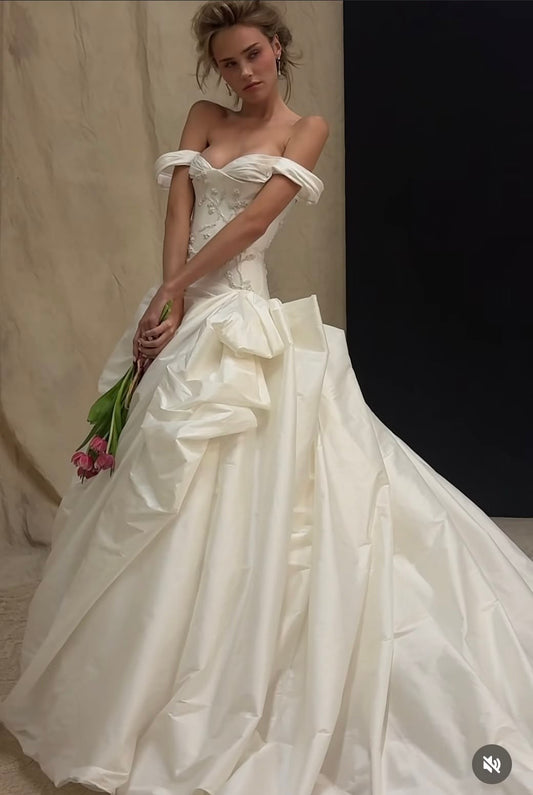 Pretty White Satin Wedding Dress Off-The-Shoulder Ball Gown Appliques Beaded Garden Wedding Dress L367