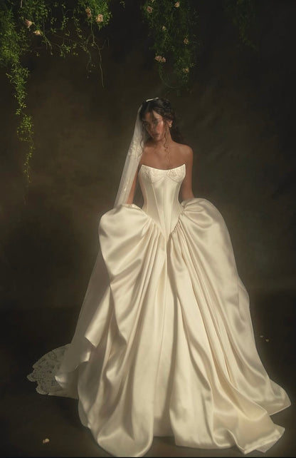 Classy White Satin Wedding Dress Strapless Ball Gown Appliques Corset Garden Wedding Dress L369