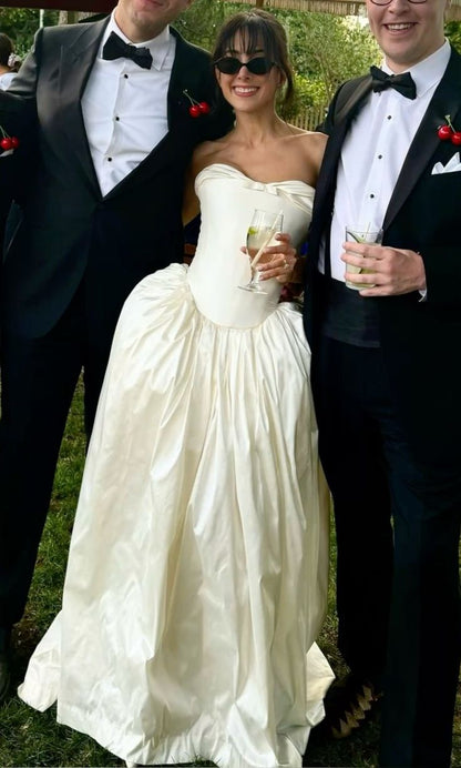 Romantic White Satin Wedding Dress Sweetheart Ball Gown Bow Ruched Garden Wedding Dress L378