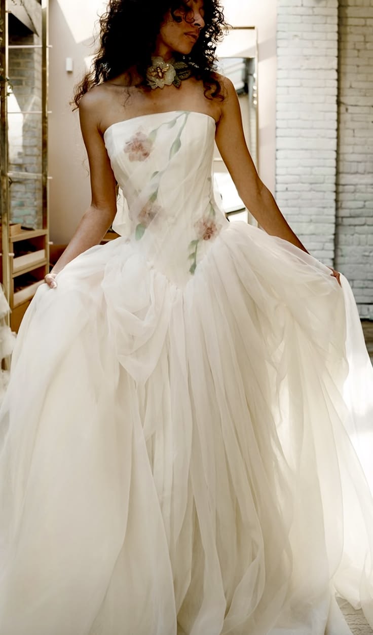 Classy White Tulle Wedding Dress Strapless Ball Gown Floral Print Garden Wedding Dress L385