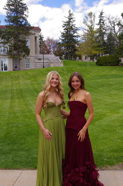 Feminine Burgundy A-Line Strapless Appliques Chiffon Dress Wedding Guest Dress L412
