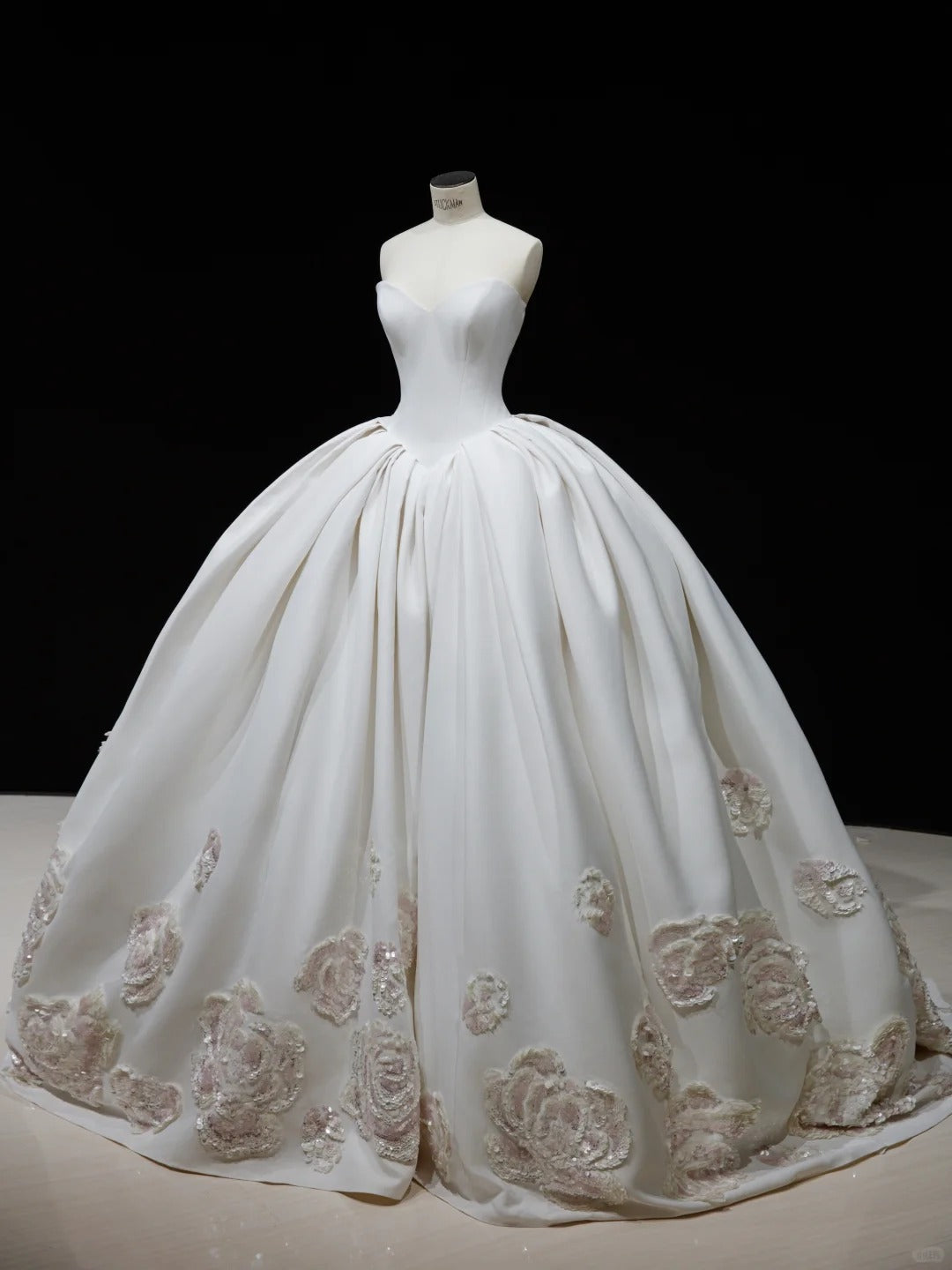 Princess White Ball Gown Sweetheart Appliques Sequins Matte Satin Dress Quinceanera Dress 16 L465