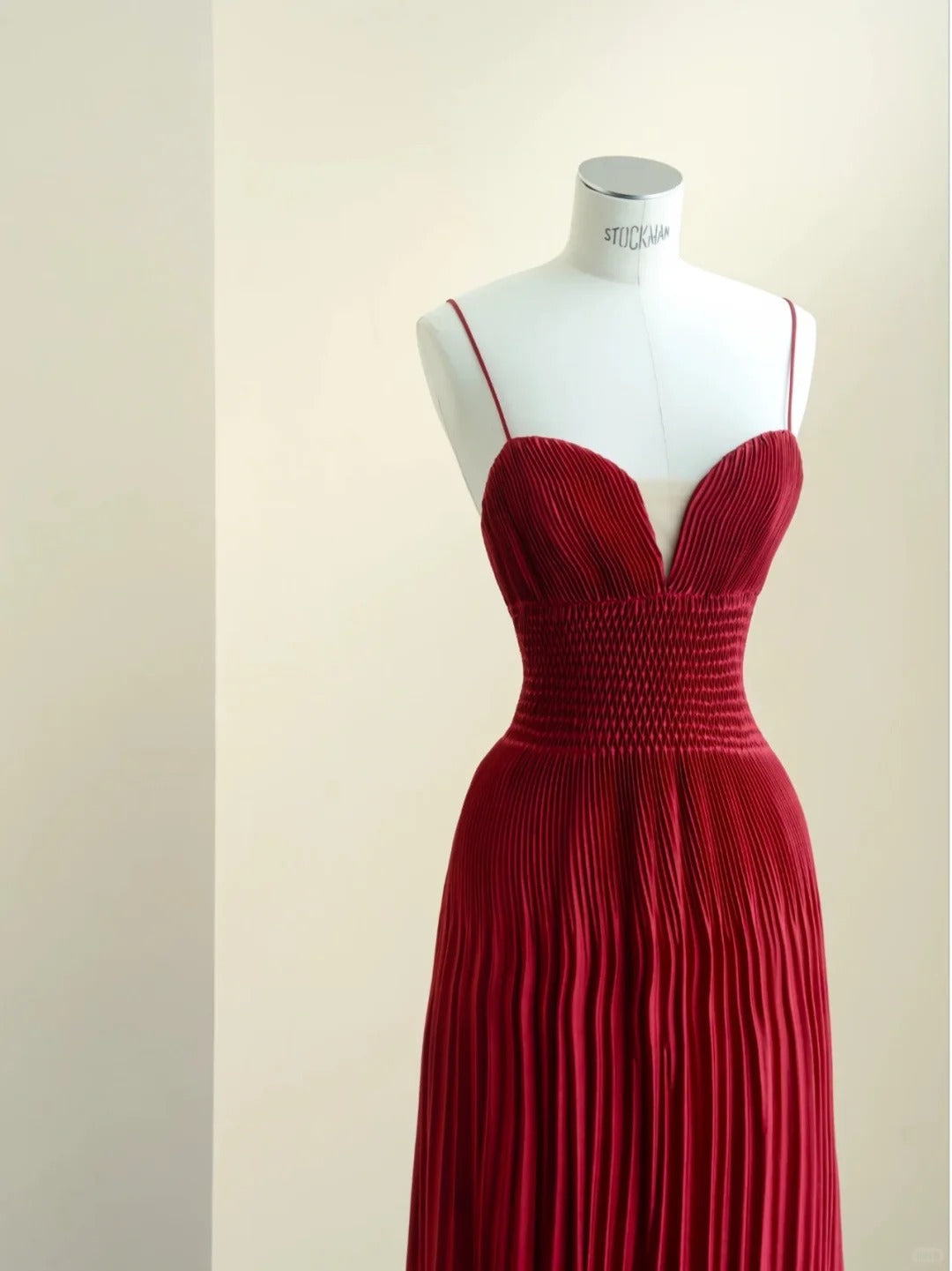 Chic Burgundy A-Line Spaghetti Strap Ruched Satin Dress Prom Evening Dress L473