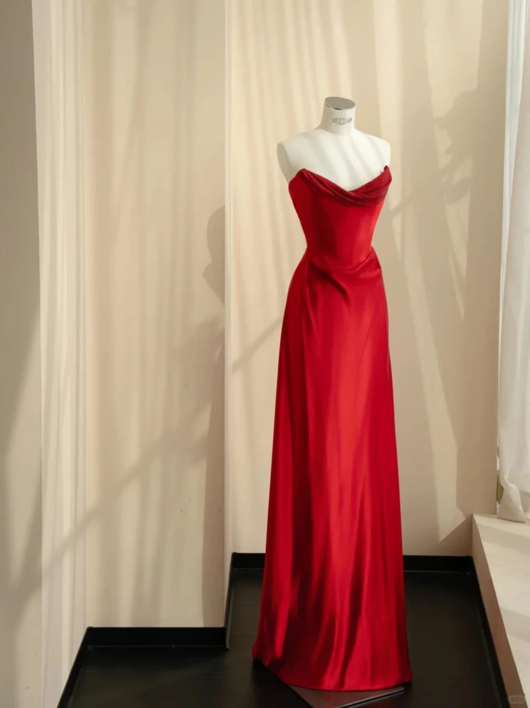 Classy Red A-Line Strapless Rhinestone Satin Dress Prom Dress Evening Dress L476