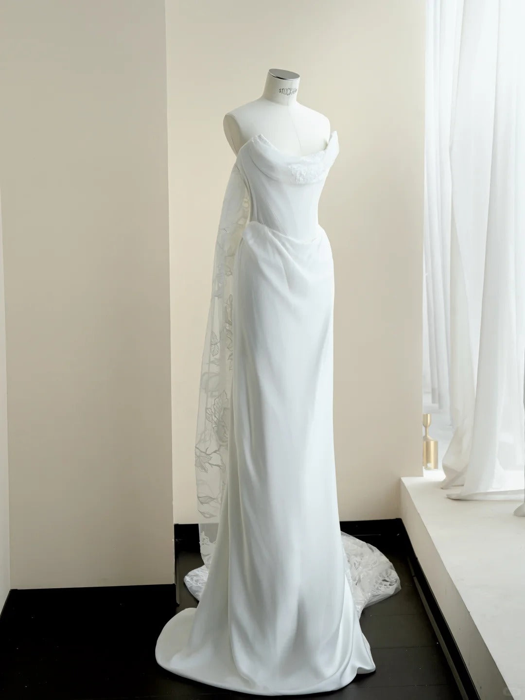 Modest White Mermaid Strapless Appliques Lace Train Satin Dress Prom Dress Evening Dress L481