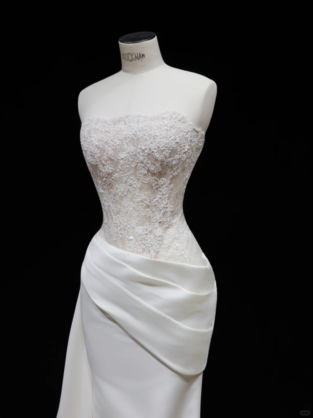 Elegant White Mermaid Strapless Lace Appliques Ruched Train Satin Dress Prom Evening Dress L492