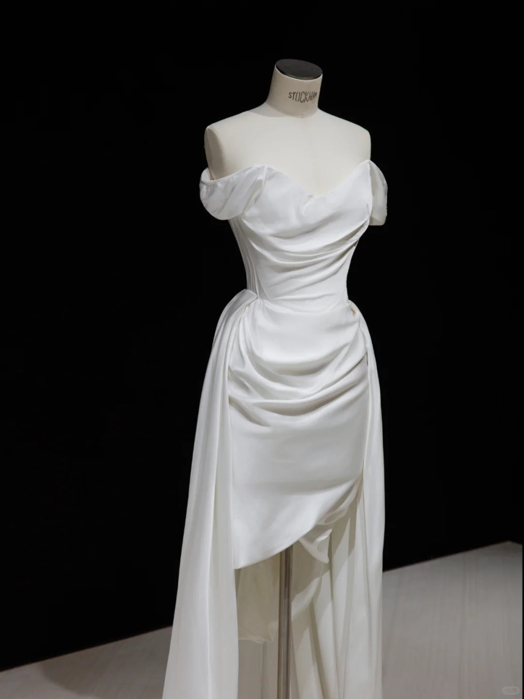 Chic White Sheath Off-The-Shoulder Ruched Train Satin Dress Prom Dress Evening Dress L495