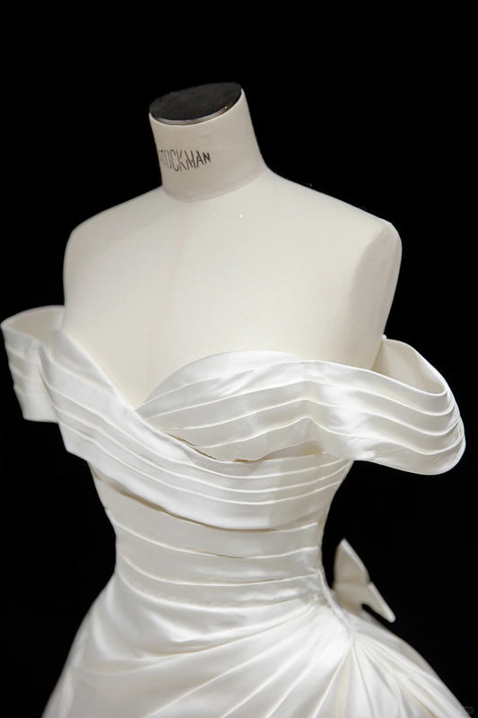 Elegant White Satin Wedding Dress Off-The-Shoulder Ball Gown Ruched Garden Wedding Dress L501