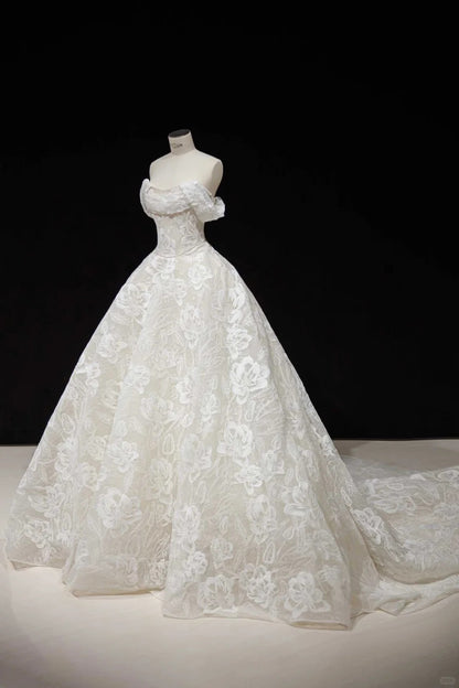 Modest White Tulle Wedding Dress Off-The-Shoulder Ball Gown Lace Appliques Garden Wedding Dress L503