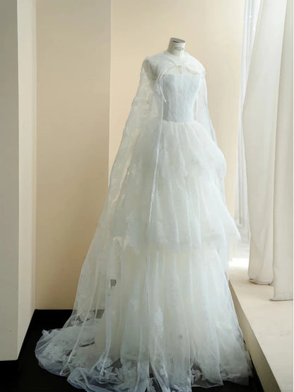 Chic White Tulle Wedding Dress Strapless A-Line Lace Appliques Tiered Ruffled Garden Wedding Dress L505