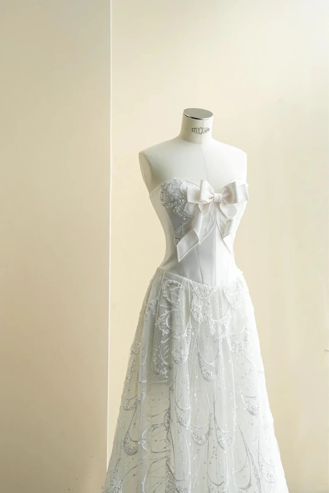 Sweet White A-Line Sweetheart Bow Sequins Beaded Appliques Tulle Dress Prom Evening Dress L507