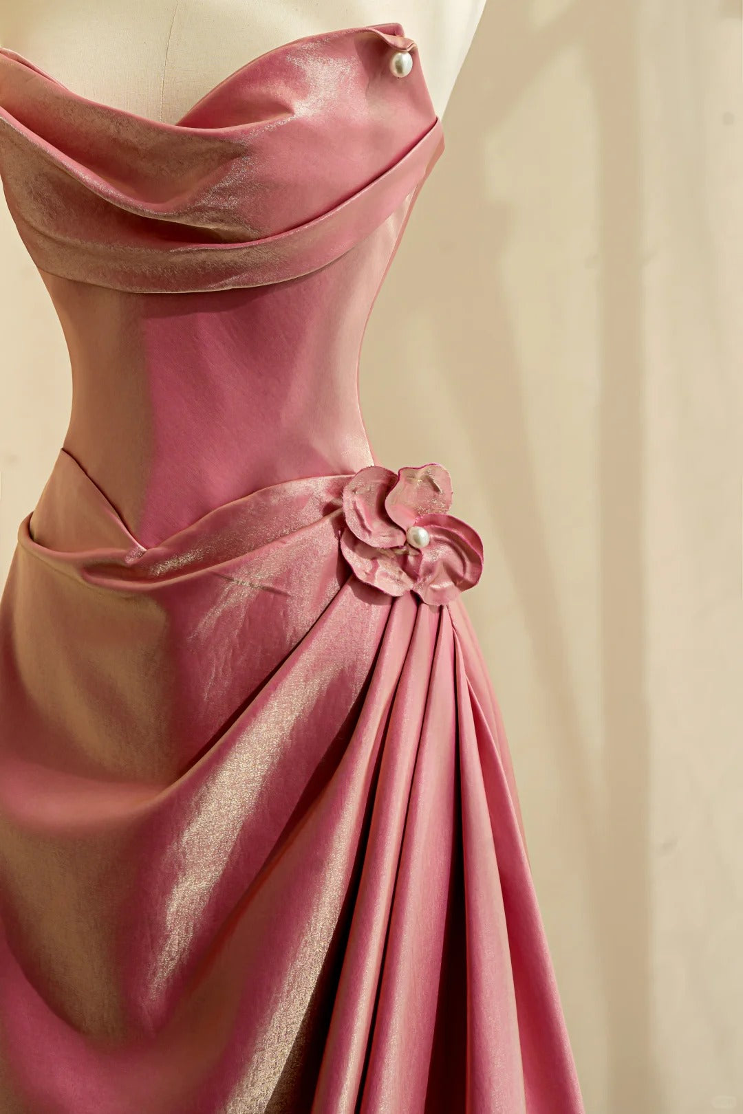 Feminine Peach A-Line Sweetheart Handmade Flowers Beaded Ruched Satin Dress Prom Evening Dress L510