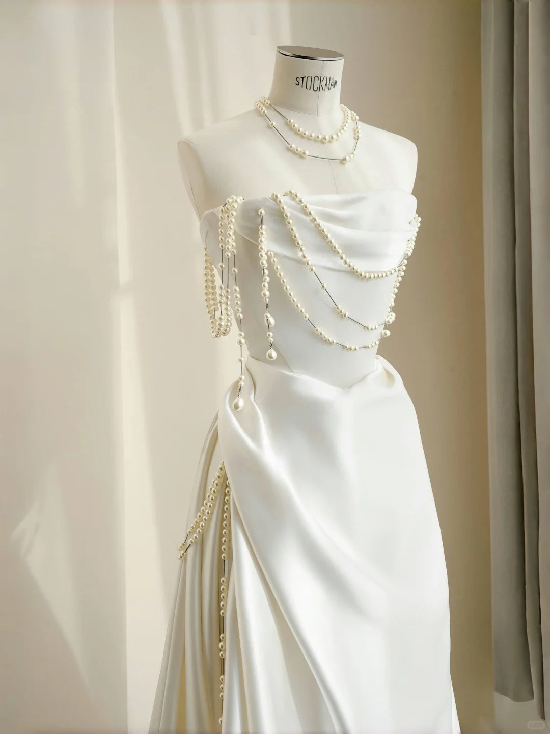 Elegant White A-Line Strapless Beading Ruched Satin Dress Prom Dress Evening Dress L511