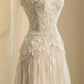 Feminine Cream Tulle Wedding Dress Sweetheart A-Line Lace Appliques Garden Wedding Dress L512