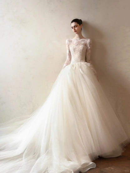 Pretty Ivory Tulle Wedding Dress Round Ball Gown Lace Appliques Ballroom Wedding Dress L559