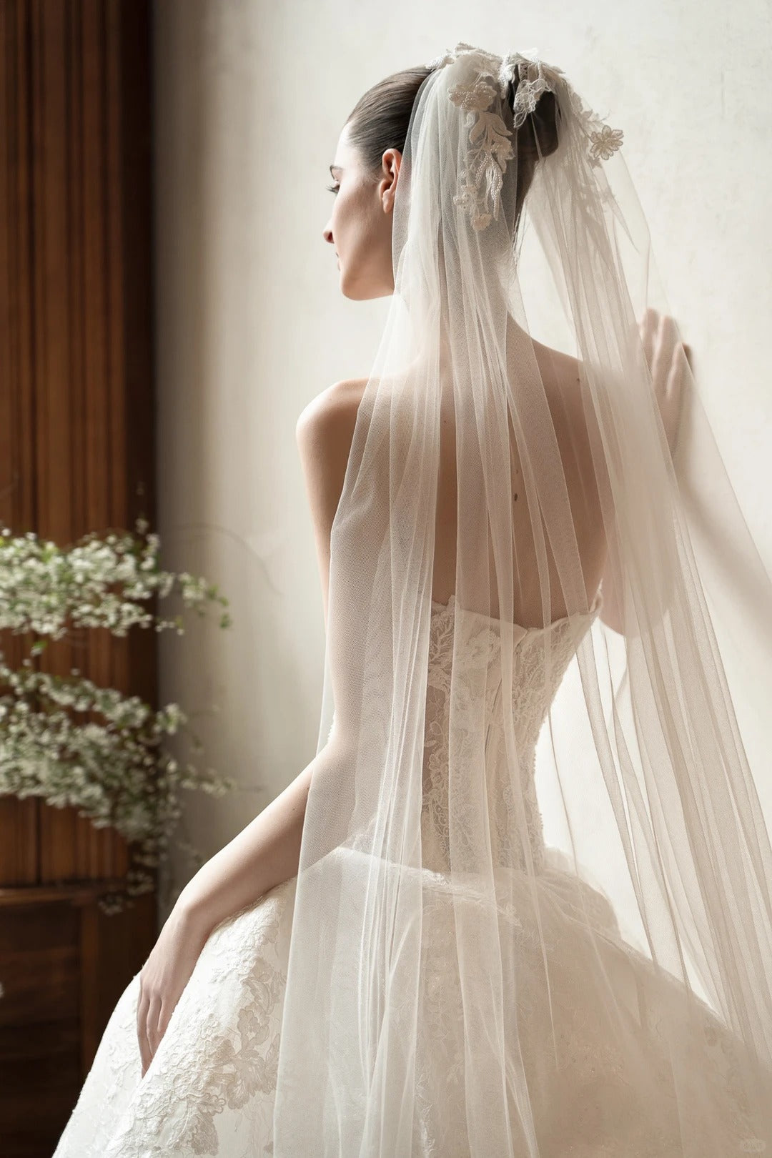 Princess Ivory Tulle Wedding Dress Strapless Ball Gown Lace Appliques Ballroom Wedding Dress L560