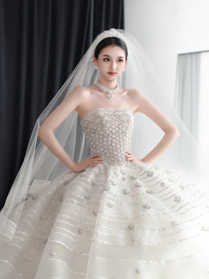 Classy White Tulle Wedding Dress Strapless Ball Gown Appliques Beaded Ballroom Wedding Dress L562