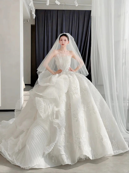 Pretty White Tulle Wedding Dress Strapless Ball Gwon Appliques Beaded Ballroom Wedding Dress L565