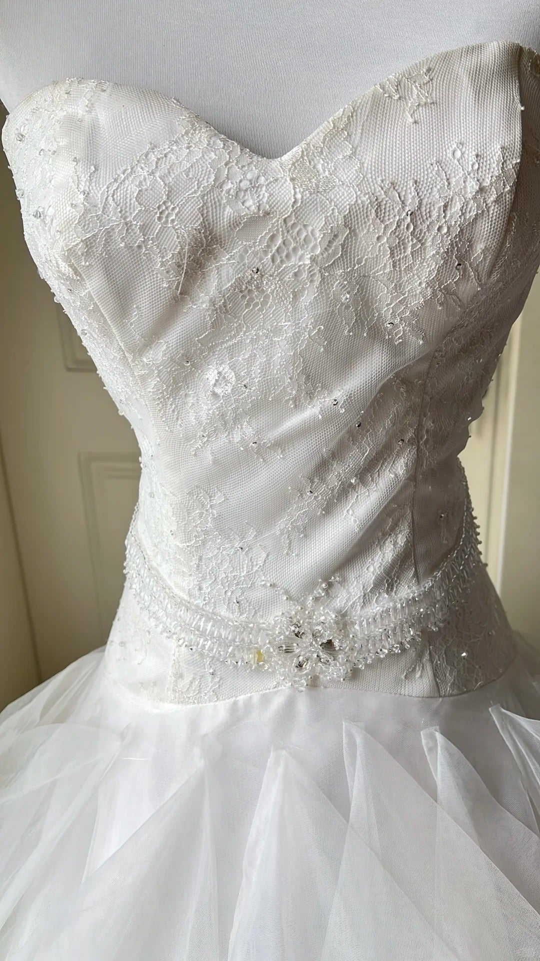 Chic White Ball Gown Sweetheart Lace Appliques Beaded Tulle Dress Quinceanera Dress 16 L570