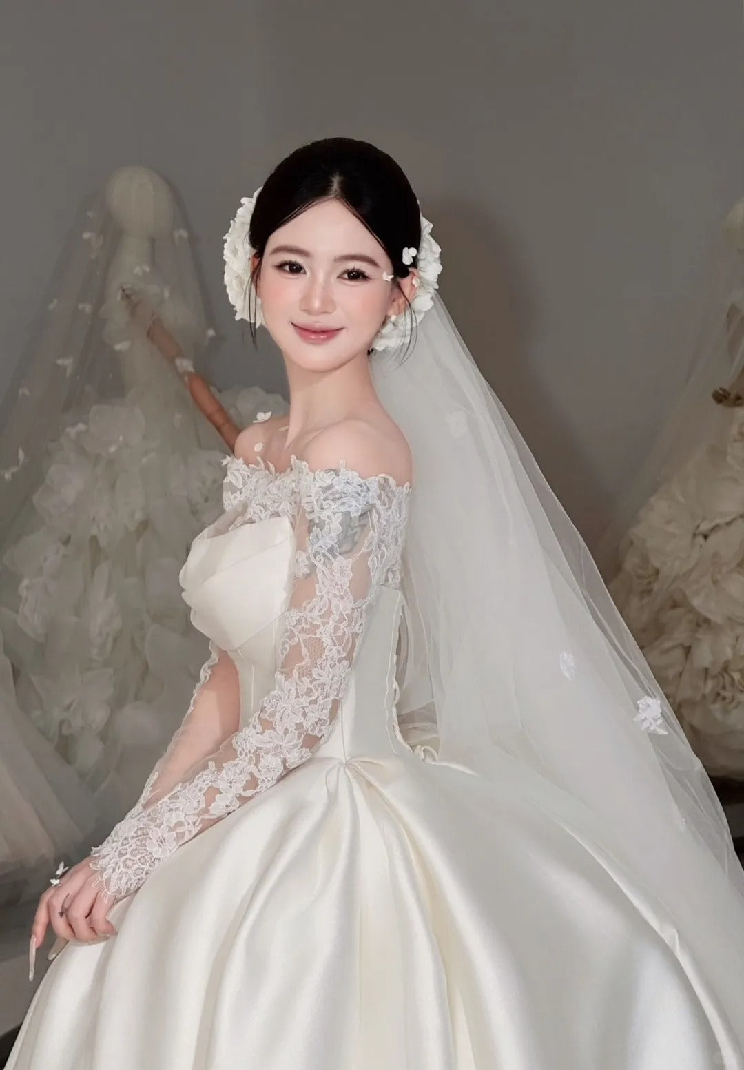 Elegant Ivory Satin Strapless Ball Gown Detachable Lace Sleeves Garden Wedding Dress L60
