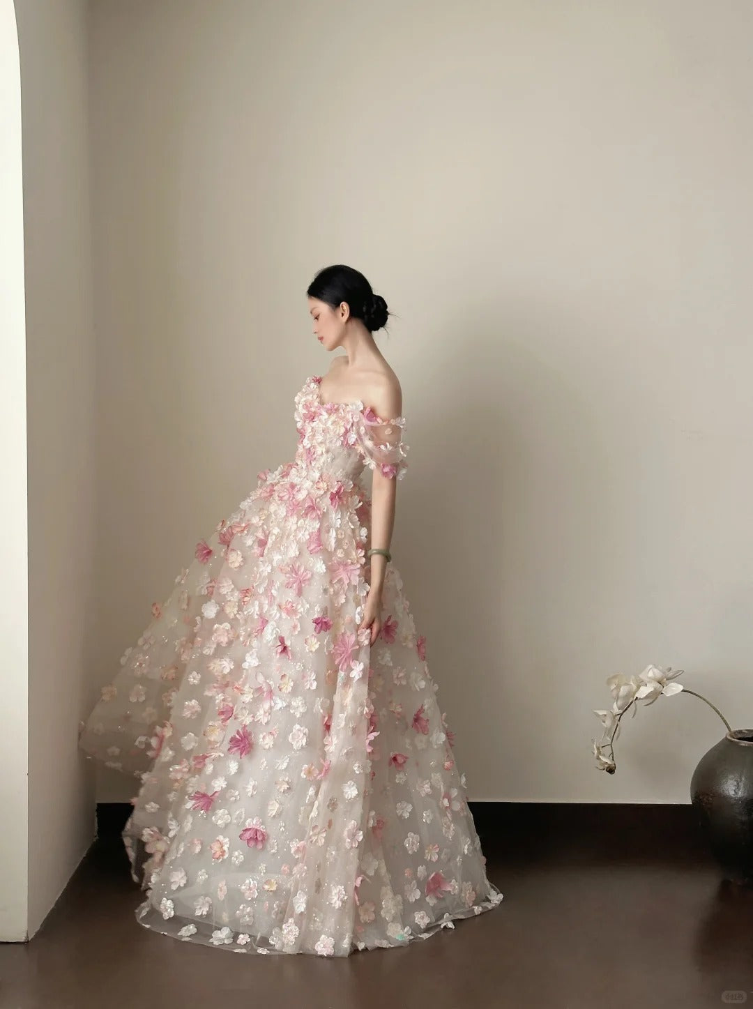 Dreamy Ivory Ball Gown Off-The-Shoulder Floral Appliques Tulle Dress Quinceanera Dress 16 L90