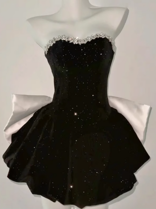 Shiny Velvet Strapless Sleeveless Ball Gown Sweet 16 Dress Homecoming Dress with Bowknot D1736