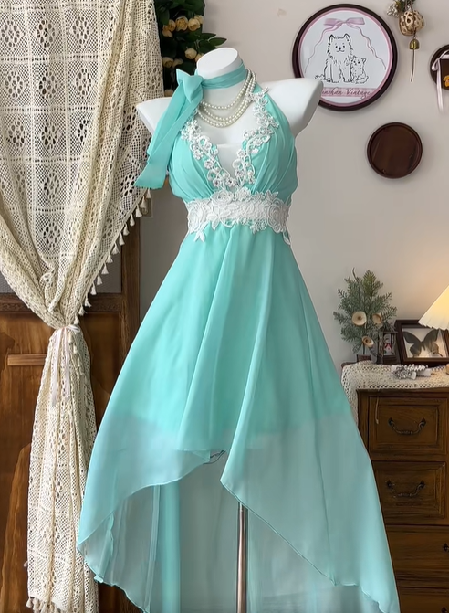 Sweet V-neck Halter Sleeveless A Line Dress Empire Prom Dress Quinceanera Dress D1743