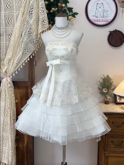 Elegant Strapless Embroidery Cascade Tulle Ball Gown Birthday Party Dress Quinceanera Dress with Bowknot  D1745