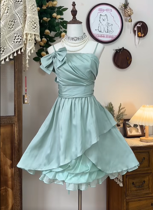 Cute Spaghetti Straps Sleeveless Fold A Line Tiered Dress Birthday Party Dress Homecoming Dress with Bowknot D1750
