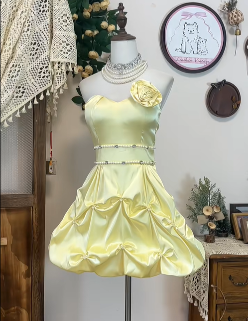 Cute Sweetheart Neckline Sleeveless Fold Pearl Crystal Birthday Party Dress Homecoming Dress with Handmade Flower D1751