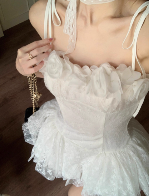 Elegant Spaghetti Straps Sleeveless Tiered Lace Ballet Skirt Homecoming Dress with Handmade Flower D1759