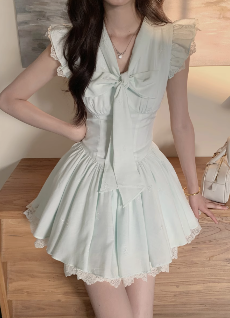 Pretty V-neck Lace-up Sleeveless Lace Tiered Pleated Homecoming Dress Party Dress D1760