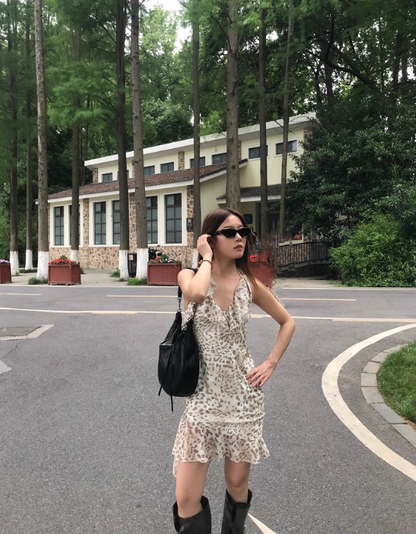 Seaside V-neck Halter Leopard Print Short Skirt Summer Dress Women Dress with Asymmetrical Hem D1832