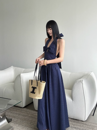 French A-line V-neck Halter Backless Striped Long dress Beach Dress Women Summer Dress with Bow knot D1860