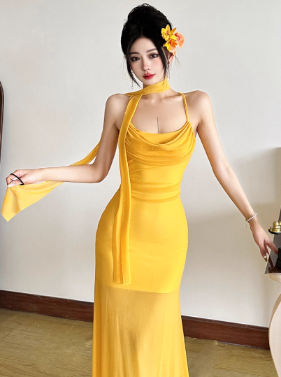 Seaside Halter Pleated Backless Tulle Island Long Skirt Women Summer Dress Date Dress   D1893