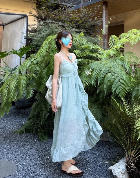 Beach Spaghetti Straps Pleated Ruffle Long Women Dress Vacation Seaside Dress  D1923