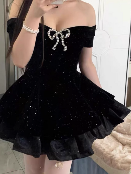 Sexy Black Off the Shoulder Crystal Bowknot Blingbling Pleated Tiered Casual Short Party Dress Women Summer Date Dress D1959