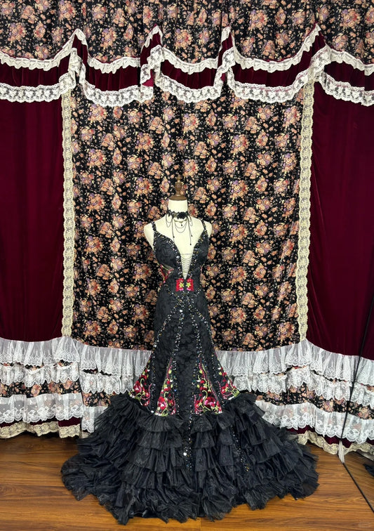 Sexy Spaghetti Straps Embroidered Flower Sequins Beading Pleated Tulle Prom Dress Queen Dress Evening Dance D2009