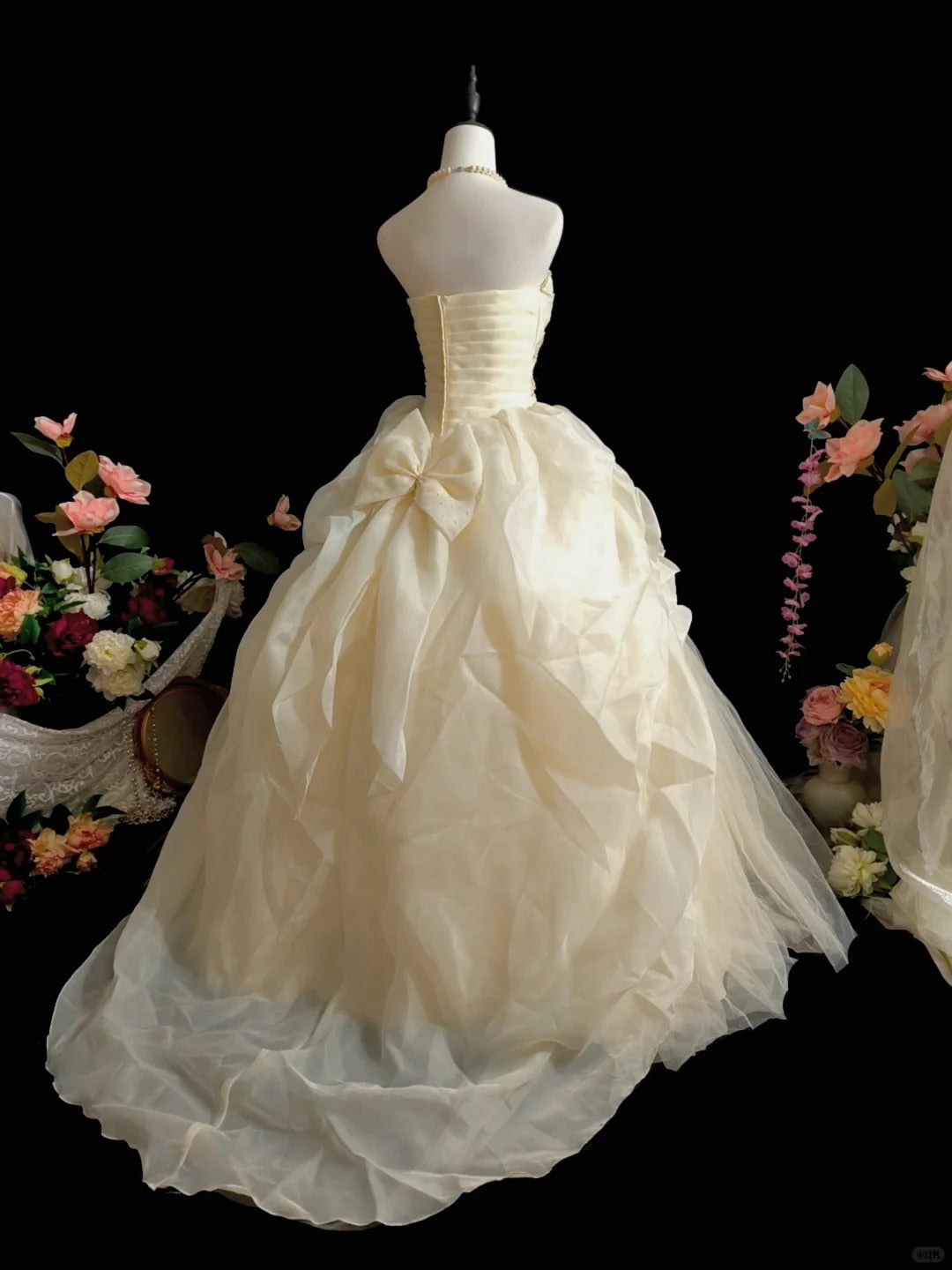 Elegant Strapless Rhinestone Pleated Tiered Tulle Ball Gown Sweet 16 Dress Birthday Party Dress Prom Dress D2070