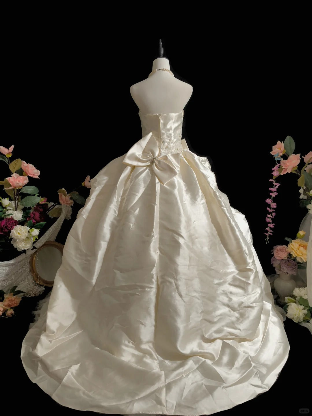 Gorgeous Strapless Rhinestone Crystal Pleated Tiered Tulle Ball Gown Sweet 16 Dress Birthday Party Dress Prom Dress D2071