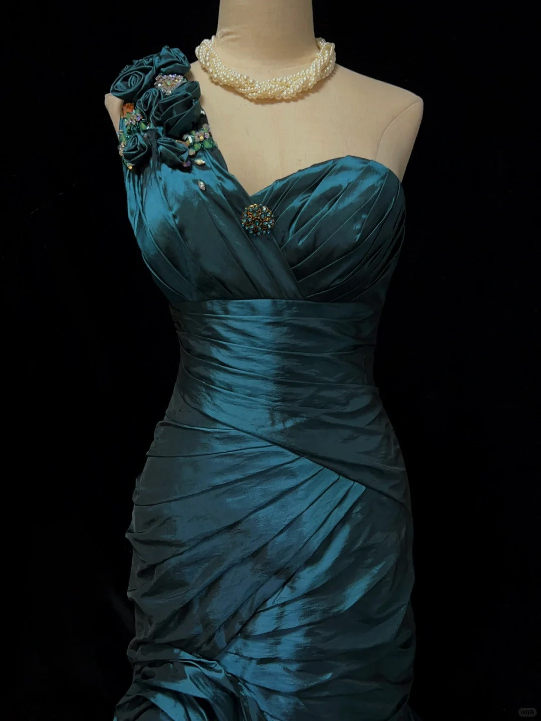 Superbe robe de bal asymétrique plissée à fleurs, robe de soirée, robe de gala, robe de dîner d'affaires D2432