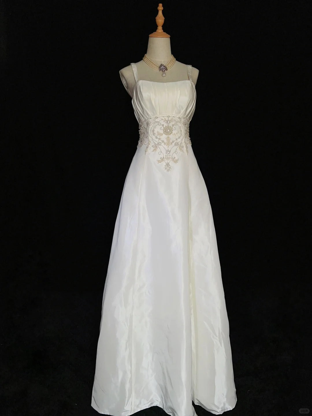 Robe de bal élégante, coupe trapèze, bretelles spaghetti, plissée, robe de soirée, robe de gala, robe de dîner d'affaires, D2442