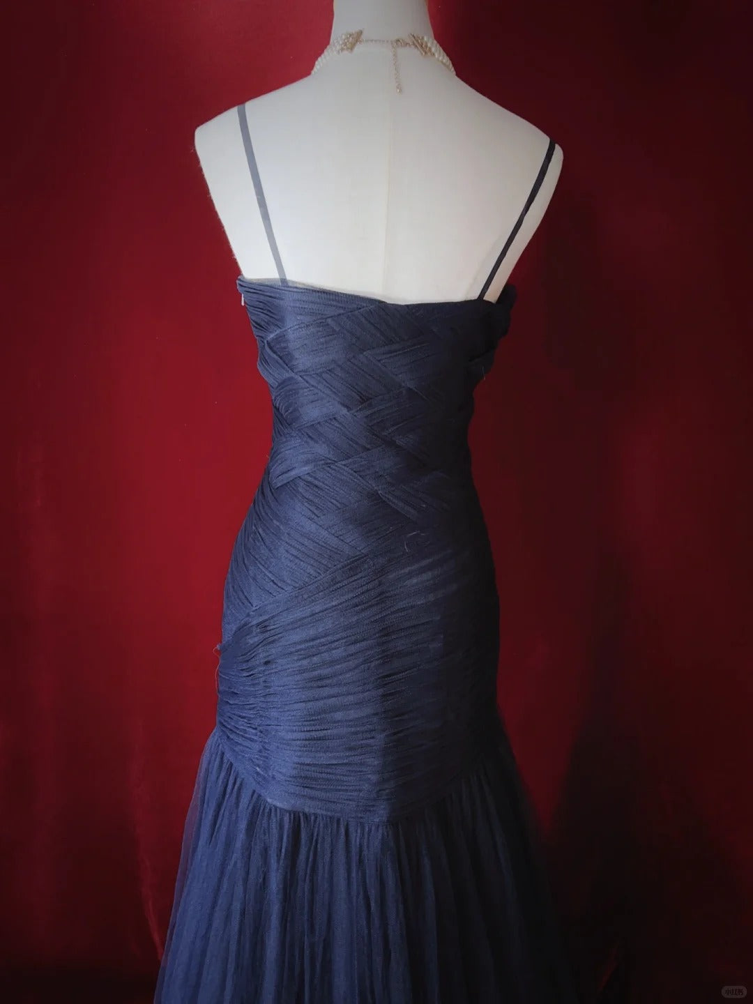 Robe de bal élégante, coupe trapèze, bretelles spaghetti, plissée, robe de soirée, robe de gala, robe de dîner d'affaires, D2446