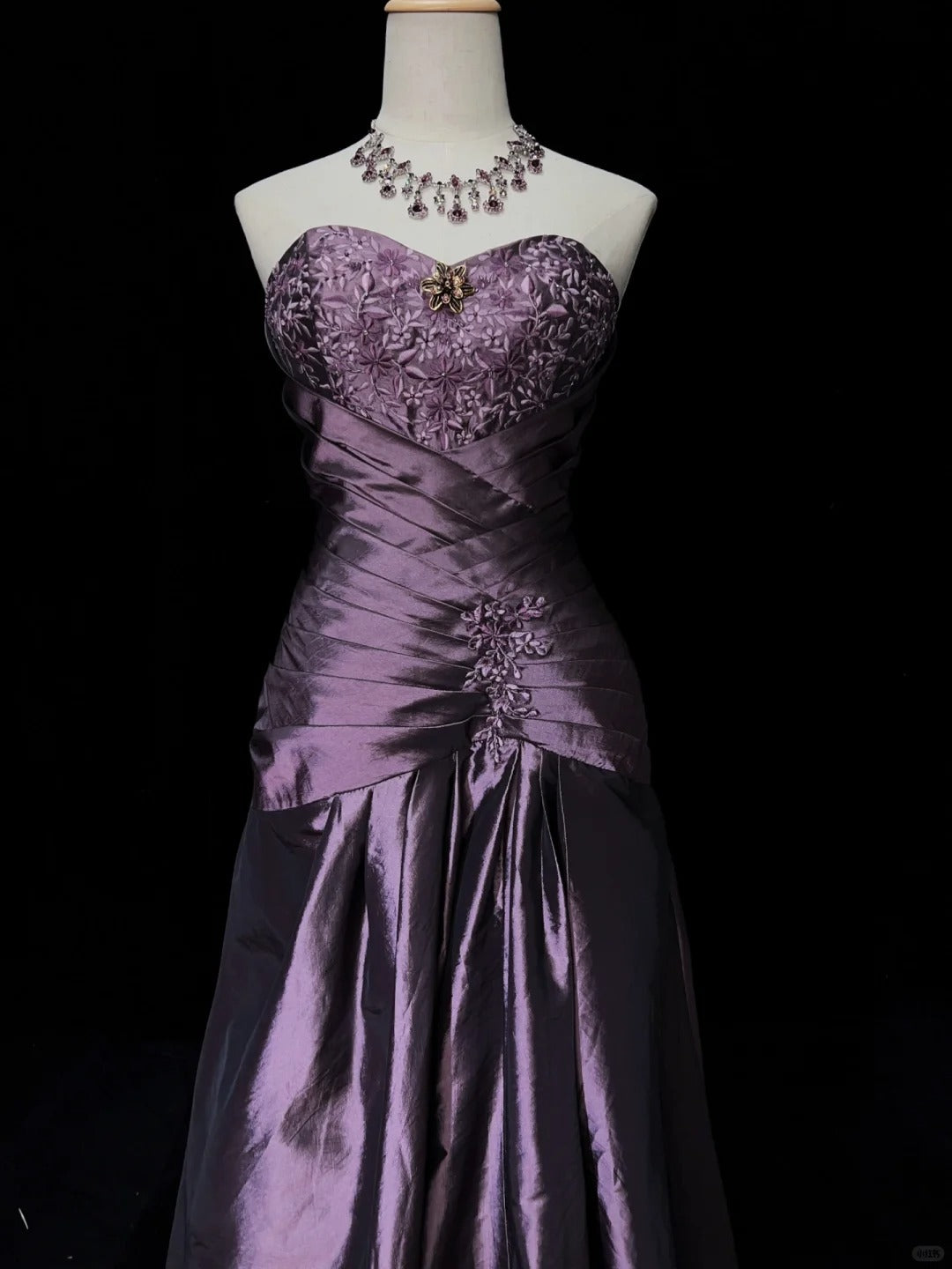 Charmante robe de bal en cœur brodée et plissée, robe de soirée, robe de gala, robe de dîner d'affaires D2447