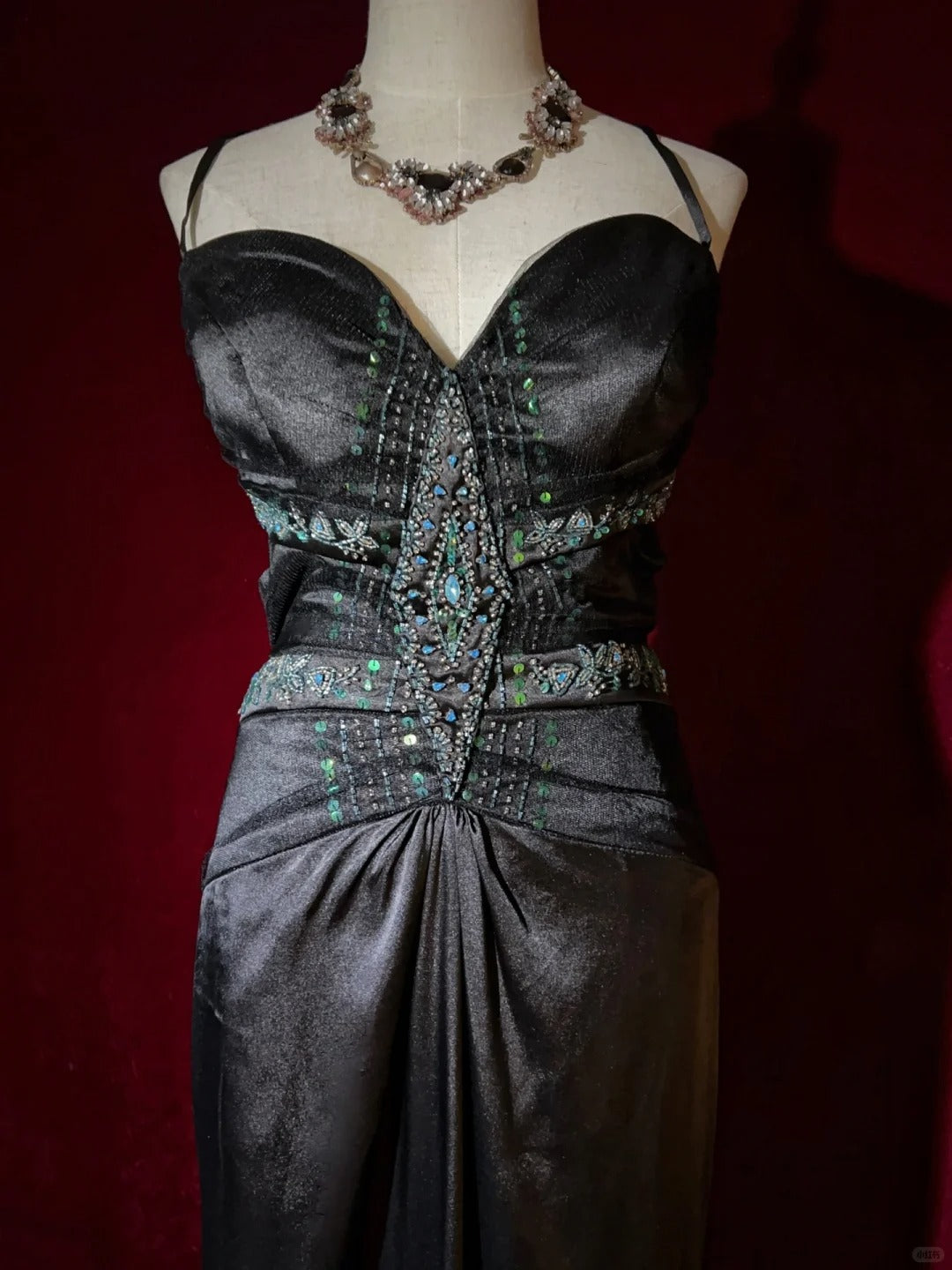 Superbe robe de bal à bretelles spaghetti et dos nu, robe de soirée, robe de gala, robe de dîner d'affaires D2449