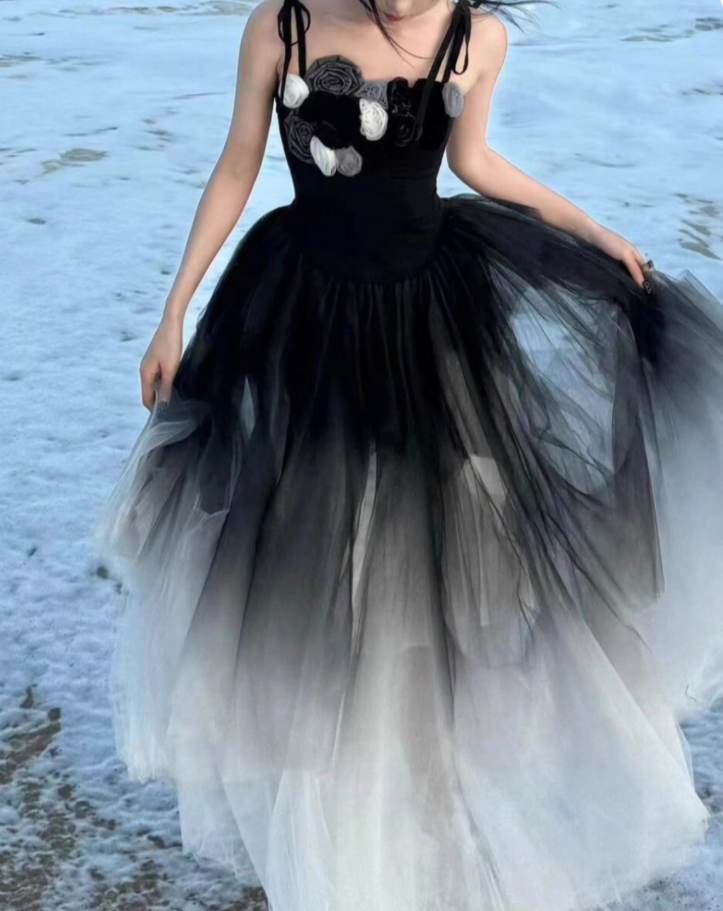 Atemberaubendes Ballkleid mit Spaghettiträgern, plissiertes Ballkleid, Abendkleid, Partykleid, Tanzkleid D2495